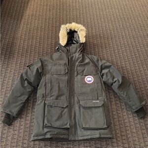 Canada Goose Black Puffer Jacket with Fur Trim🧉🧉